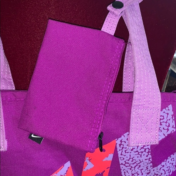 nike tote - Picture 2 of 3